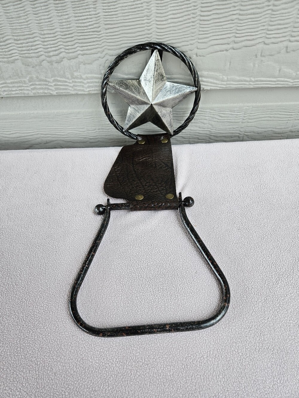Texas Star Horse Stirrup Hand Towel Ring Wall Mounted Rustic Western Decor